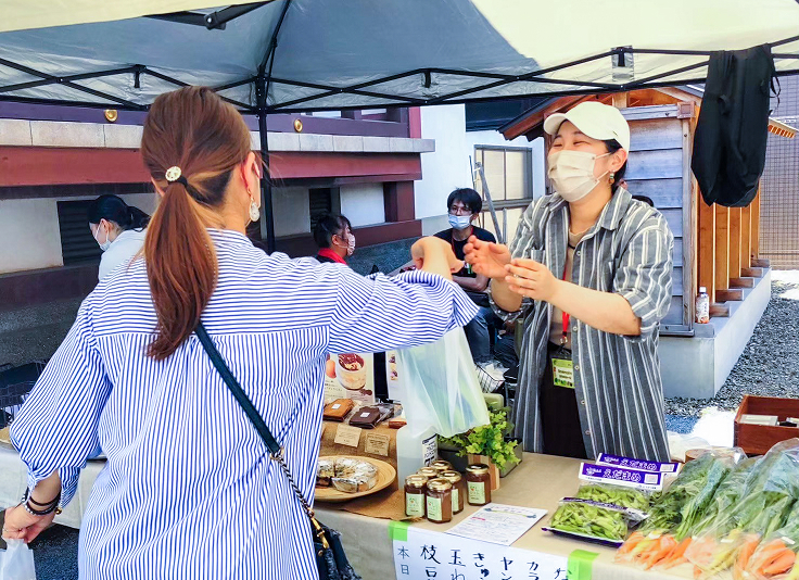 手づくりての市の様子