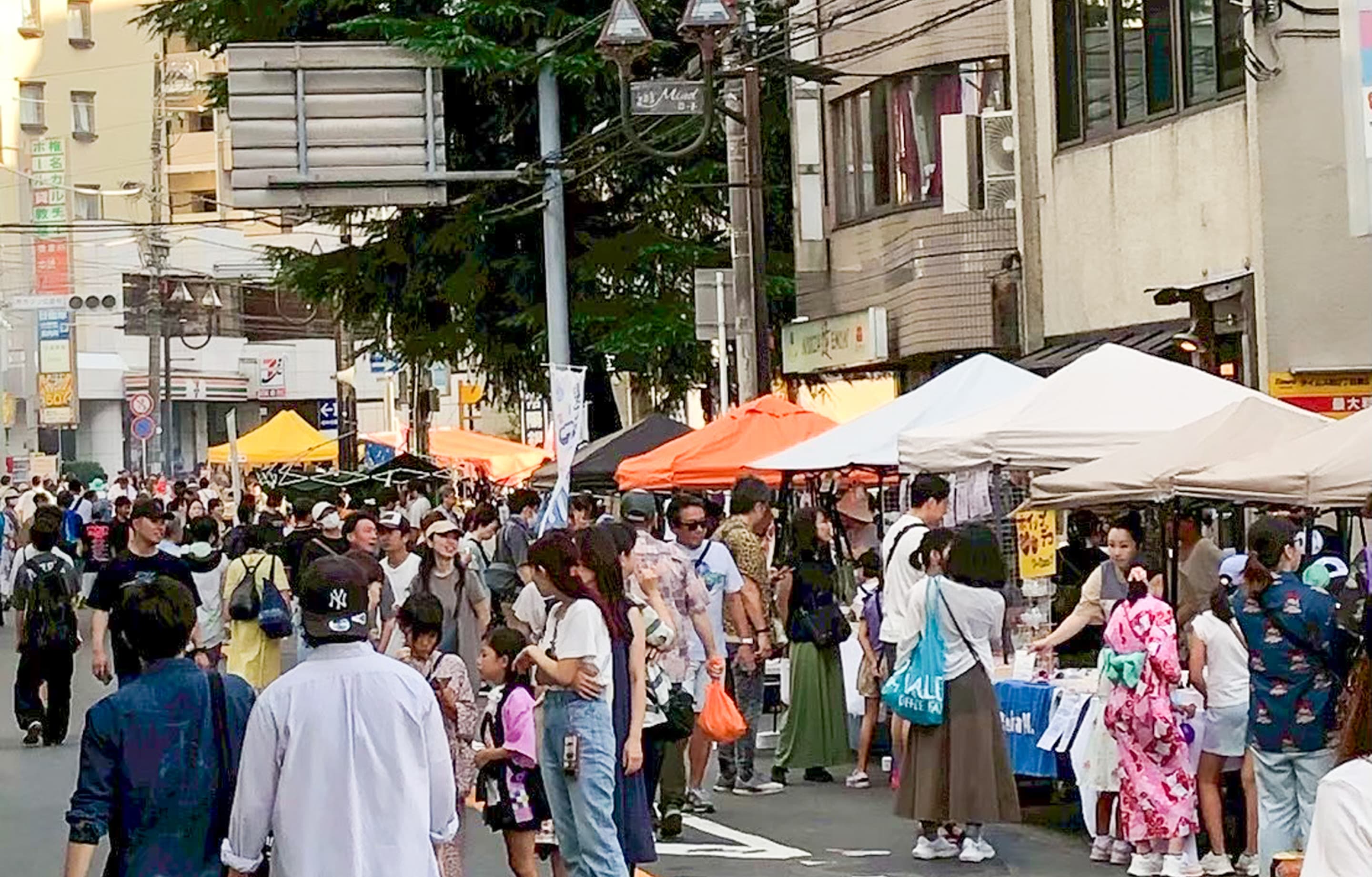 商店街でにぎわう手づくり市